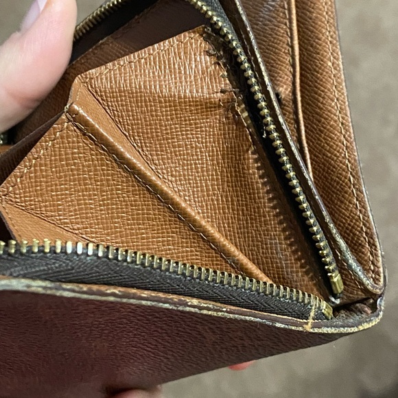 Authentic Preowned LV Multi Pocket Wallet - Picture 10 of 11